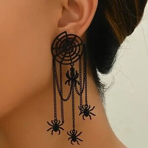 🕷️Black Iron Spider Web Earrings with Chains & Spiders